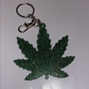 (SOLD)but can make duplicate!Sparkly Leaf Keychain